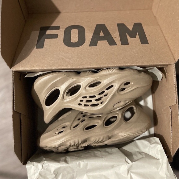 Adidas Yeezy Foam RNNR Mist - Picture 7 of 9